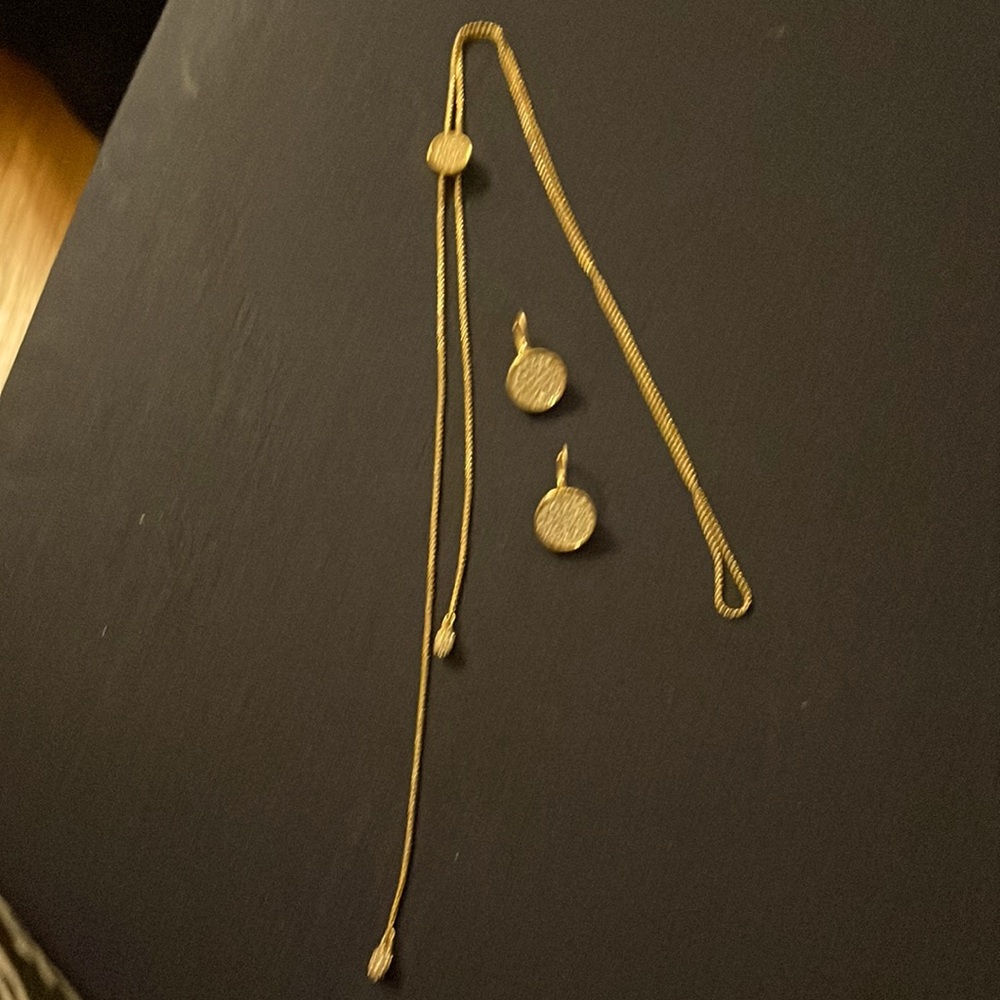 Vince Camuto necklace and earrings set